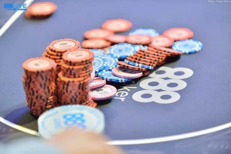 Le fiches di 888poker