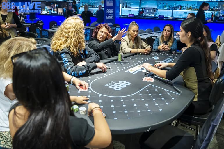 Insegnare alle donne come si gioca a poker