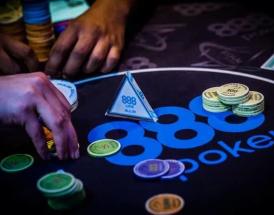 Un tavolo da poker