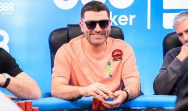 Un giocatore felice in un evento di 888poker